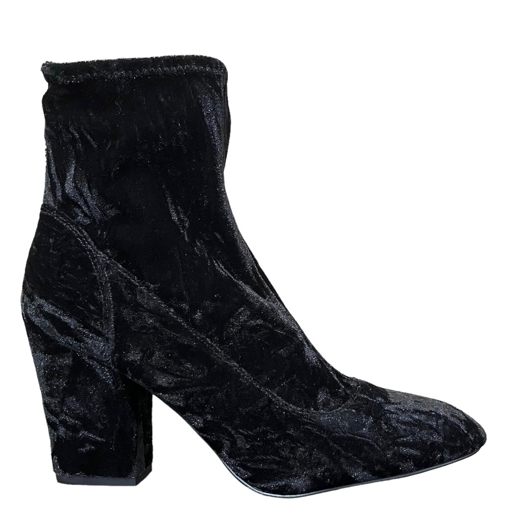 NWOT Nine West Crushed Velvet Ankle Boots - Black Point Toe - Size 8